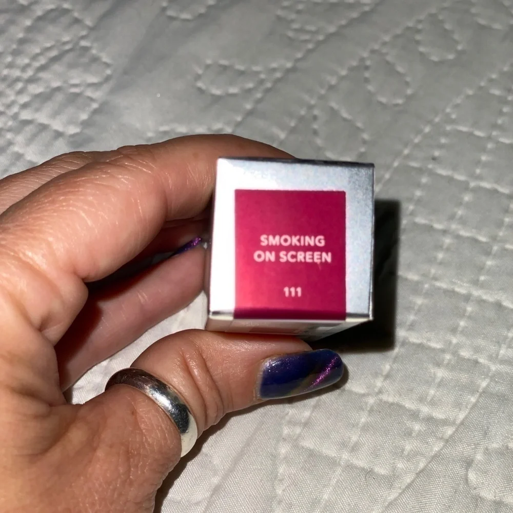 NEW BELLE EN ARGENT CREME SMOKING ON SCREEN LIPSTICK